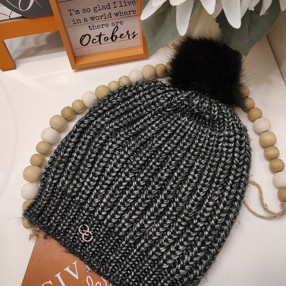 🖤 EUC Calla by Carrie Underwood Knit Metallic Pom Pom Beanie, Black/Silver, OS - Picture 2 of 6